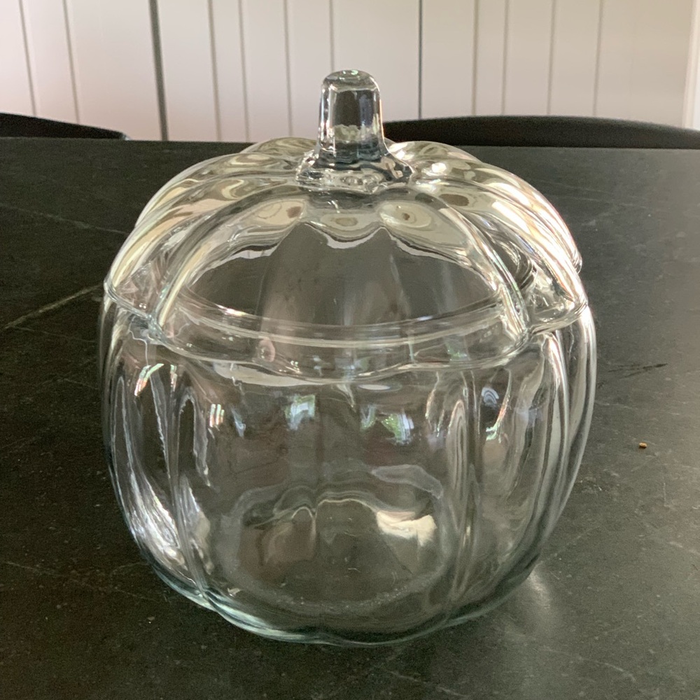 ANCHOR HOCKING | Clear Pumpkin Lidded Container